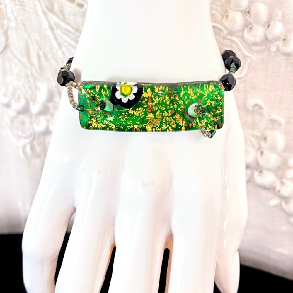 Handcrafted Beads and Glass Bracelet - Picture 2 of 7